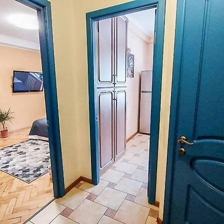 Appartamento Cozy Flat Kiev Esterno foto