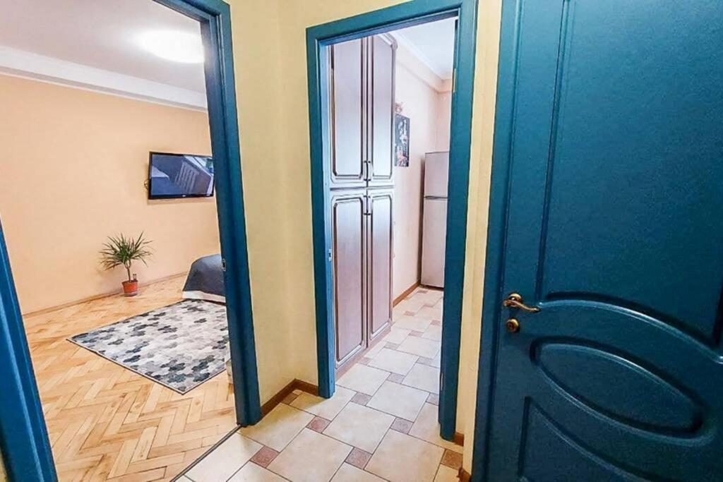 Appartamento Cozy Flat Kiev Esterno foto